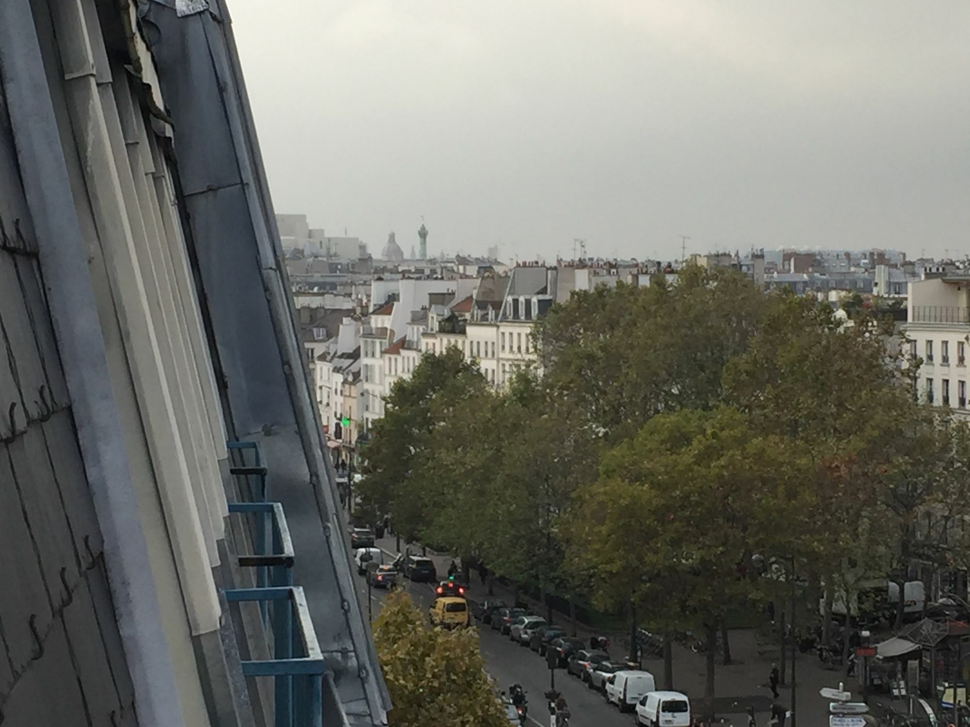 Hotel Des Pyrenees - Entre Bastille Et Nation Paris Exterior foto